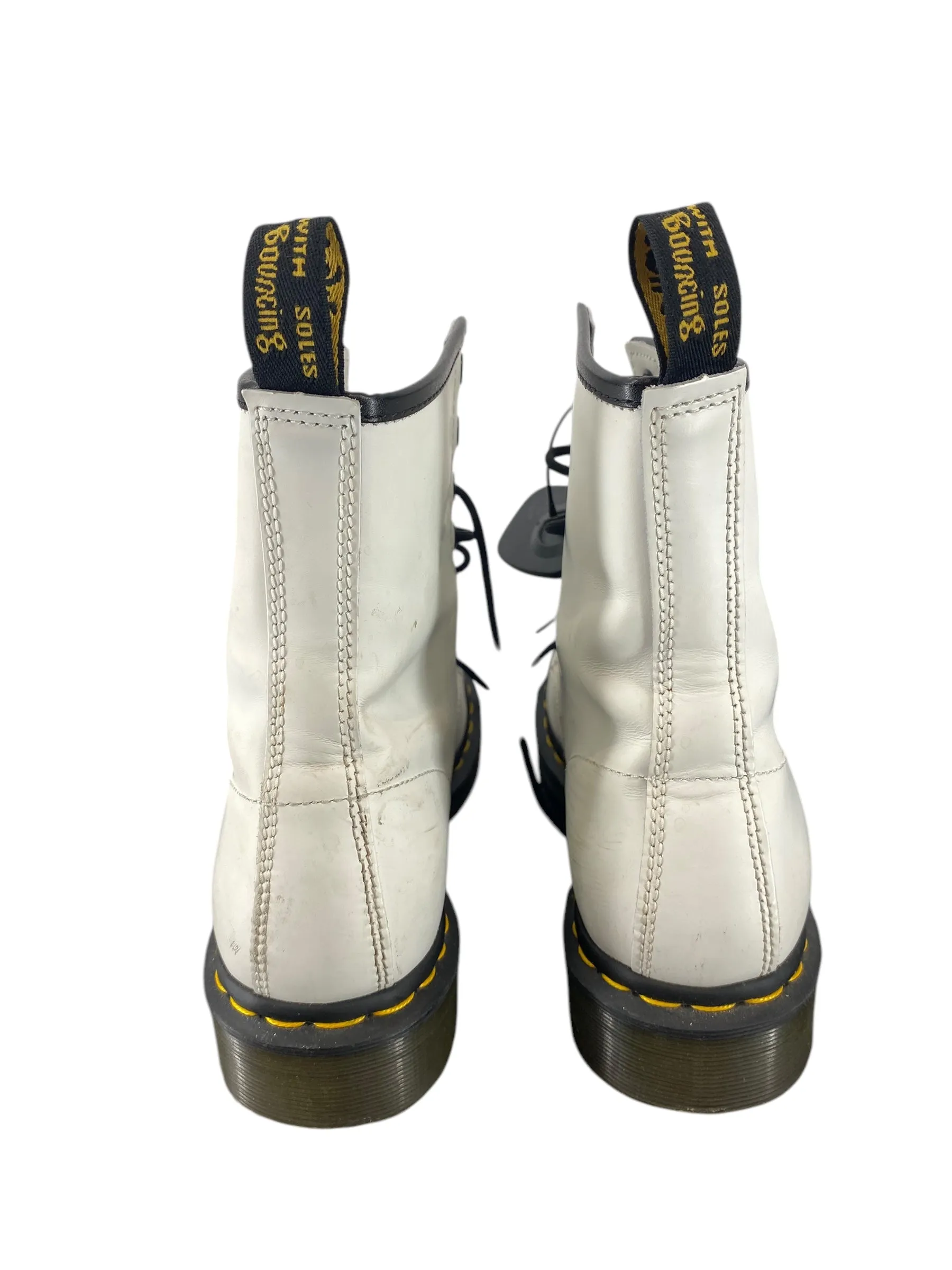 Boots Ankle Flats By Dr Martens In White, Size: 9